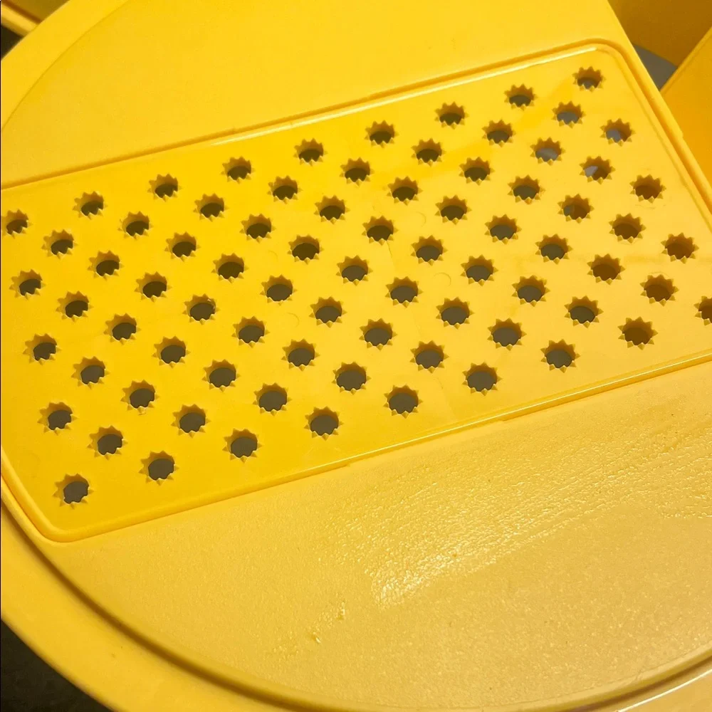 Vintage Tupperware Yellow Grater Bowl with Lid. Grate right into bowl. Exc cond